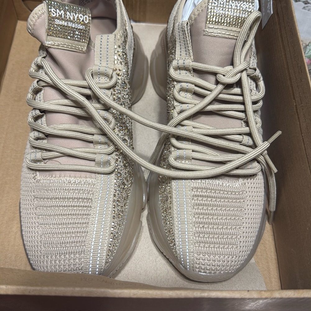 Maxima Cream Sneakers Knit Upper Athletic-Casual